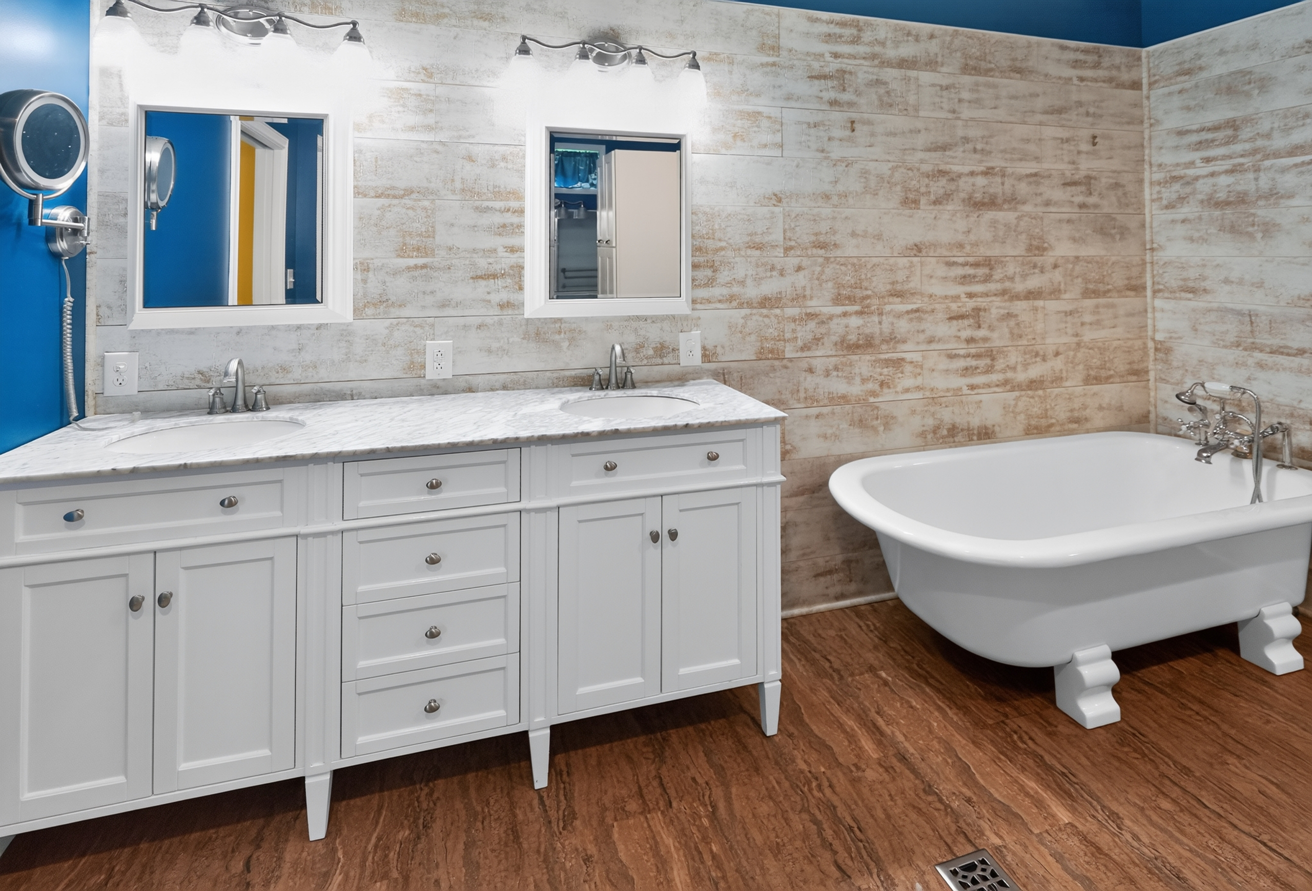 Bathroom · Southeast Missouri - HelixMind Real Estate Media
