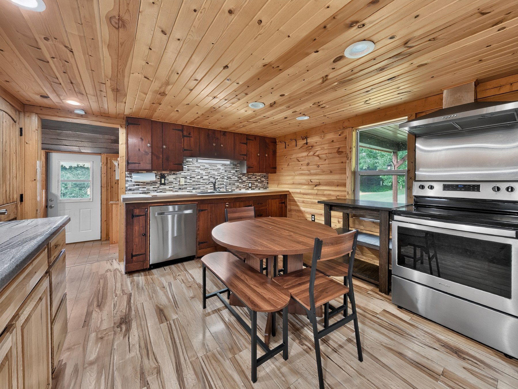 Rustic cabin kitchen · Southeast Missouri - HelixMind Real Estate Media