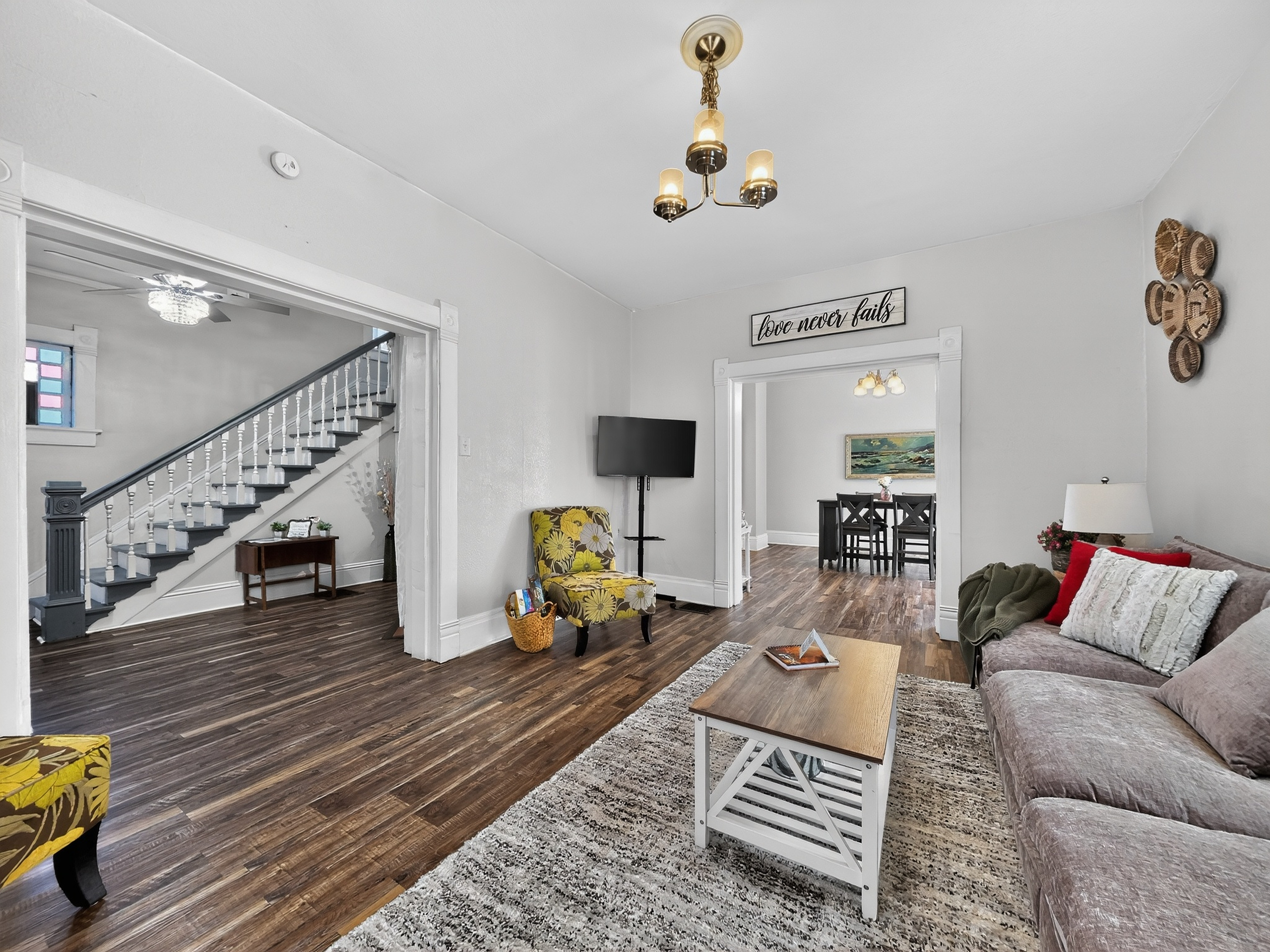 Living Room · Southeast Missouri - HelixMind Real Estate Media